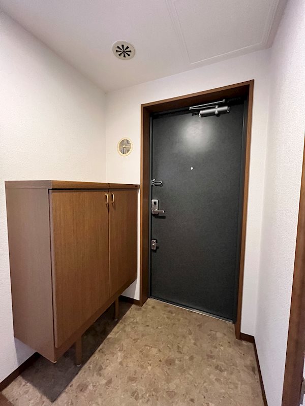 ウエストコート新大阪 玄関