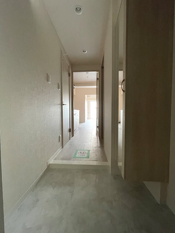 PRIME RESIDENCE NAMIKI 玄関