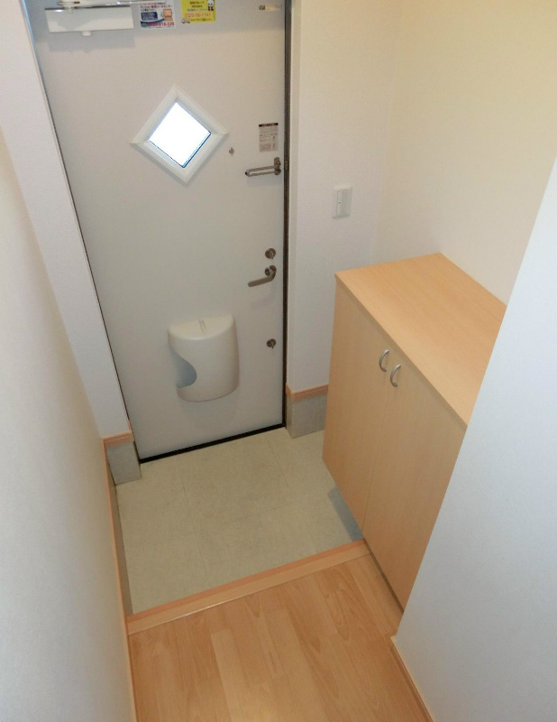 ﾙﾐｴｰﾙﾏｺﾞｼﾞⅤ 玄関