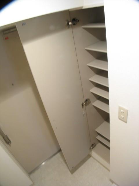 ラフィネ所沢 玄関