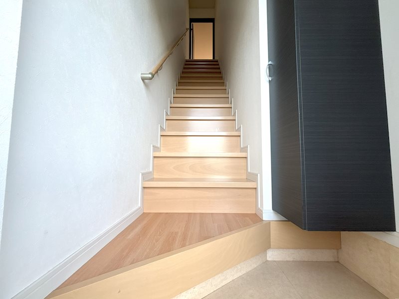 ルミエール 朝倉 玄関