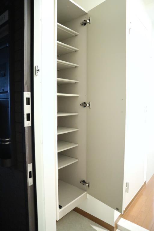 アラモ･1 玄関