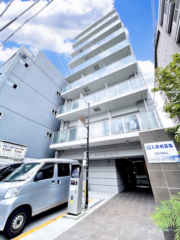 鉄筋コンクリート造8階建て