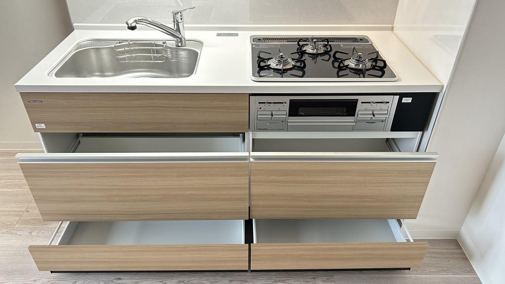 RE residence キッチン