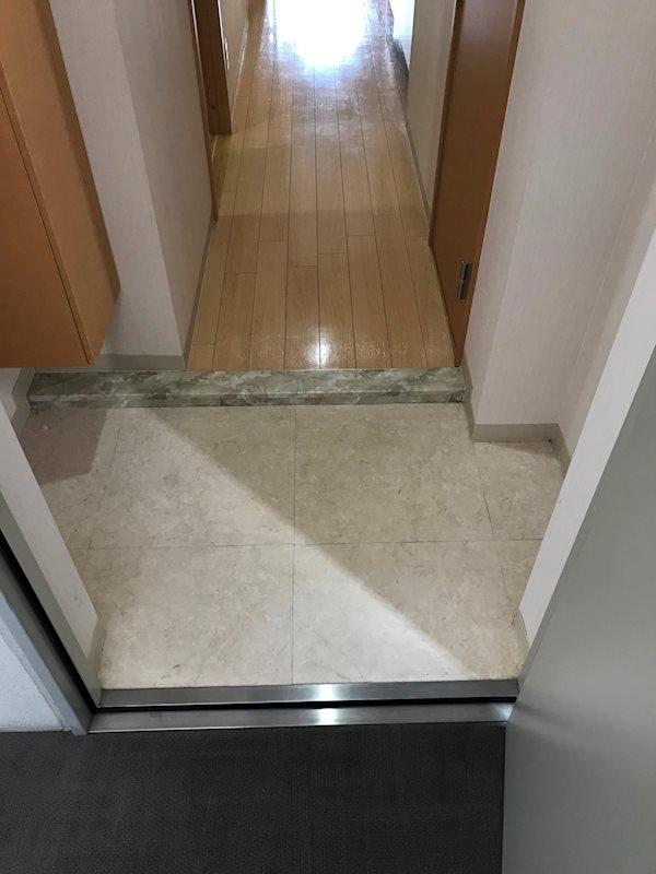 タウニー東灘 玄関