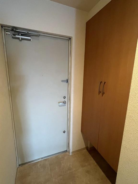 アジュール西端 玄関