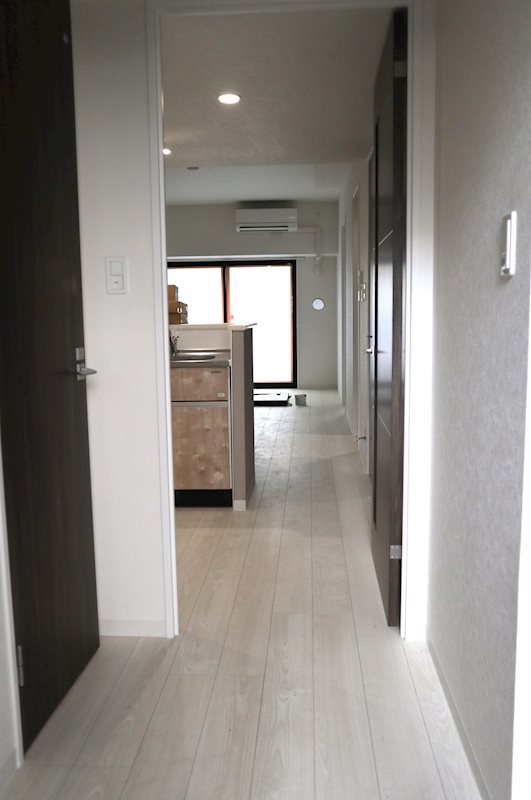 グランシャルール京町 玄関