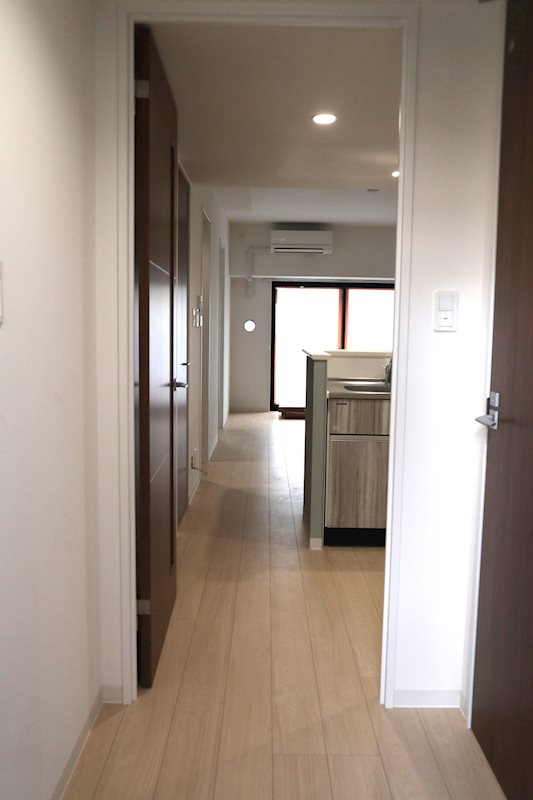 グランシャルール京町 玄関