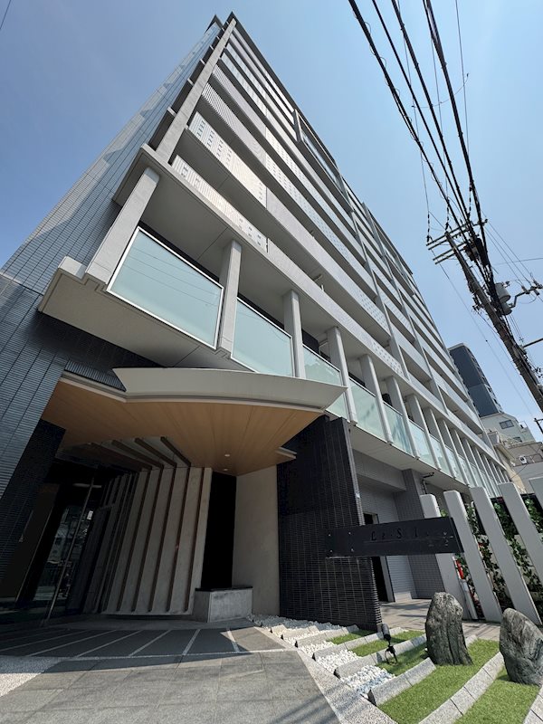 鉄筋コンクリート造10階建て