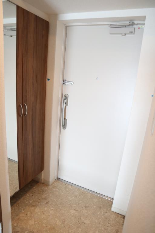 グリンヒル本郷元町 玄関