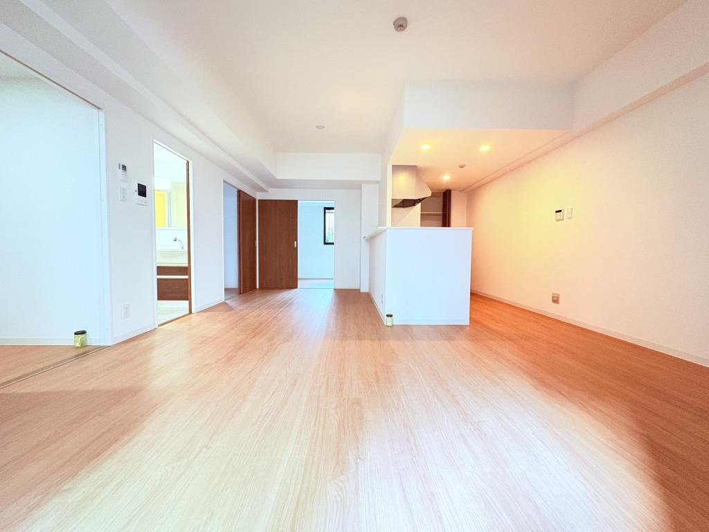 THE STAGE西新 リビング