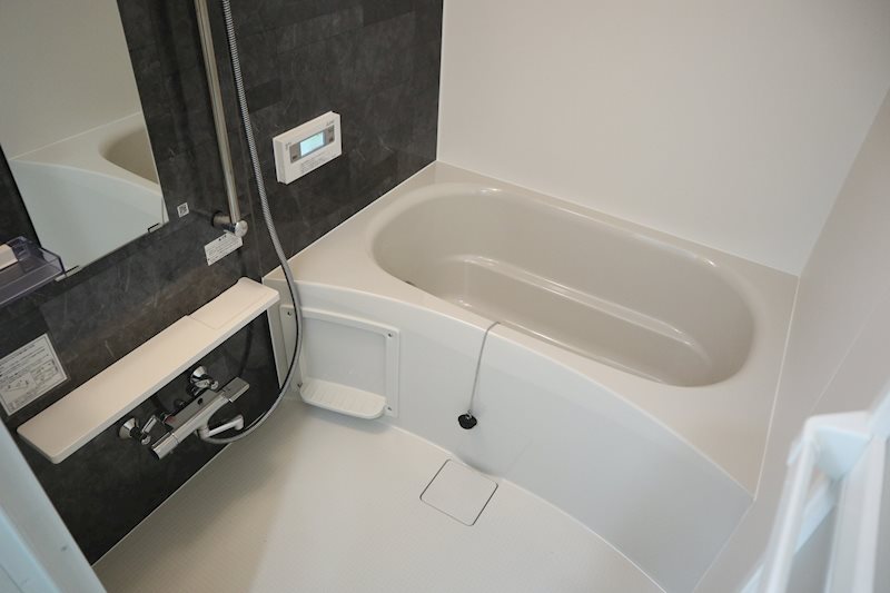 ドゥ バーグ渡辺通 風呂画像