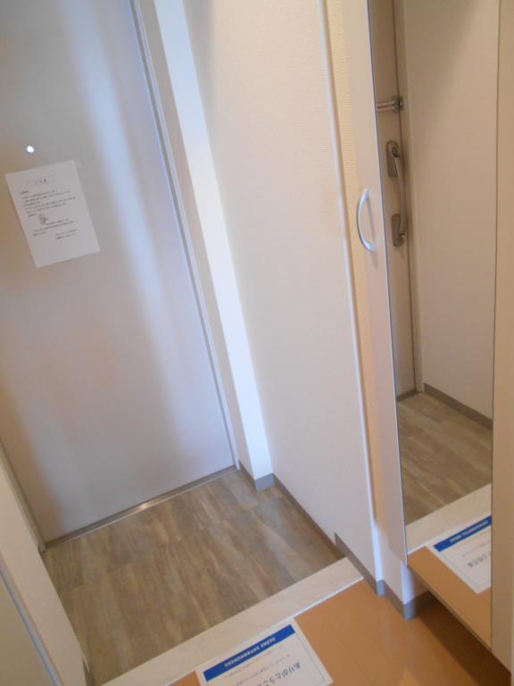 ﾚｸﾞﾙｽ立川 玄関