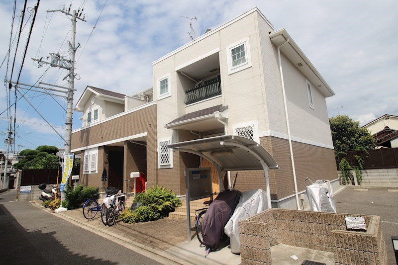 静かな住宅街のメゾネット住宅