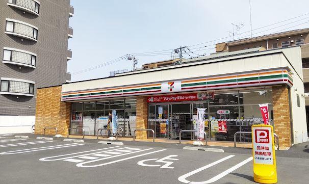 アゼリ・コンフォール　ふじみ コンビニ