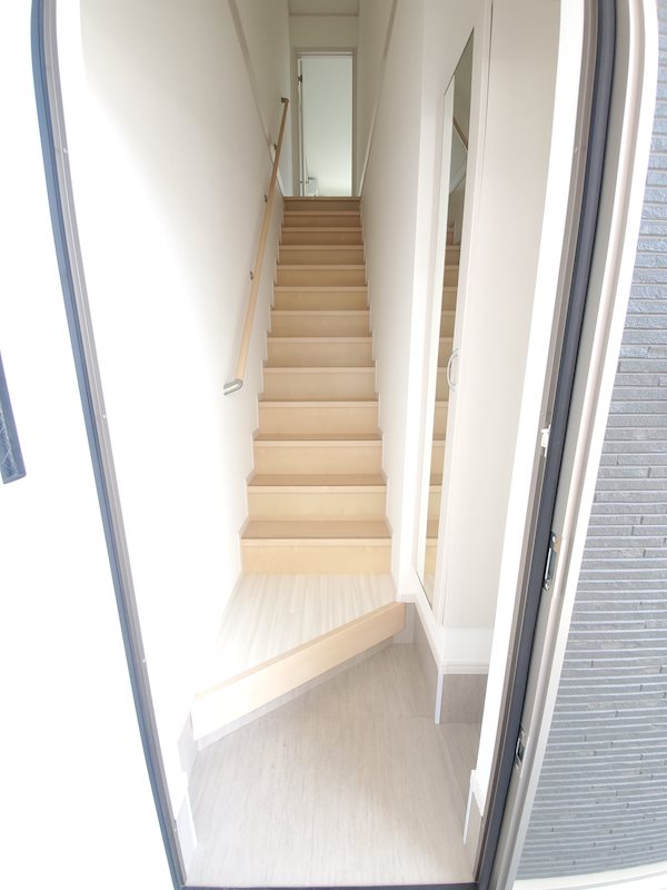 ラフィーネ神戸North Wing 玄関
