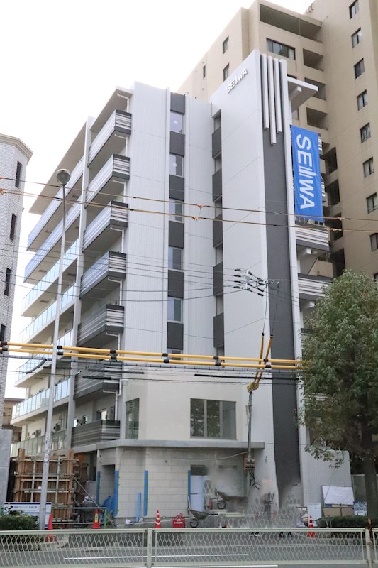 鉄筋コンクリート造・８階建てマンションです。