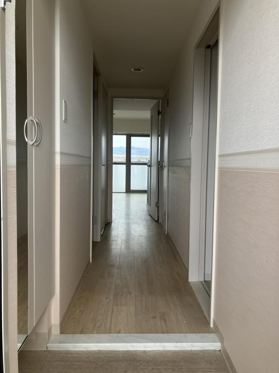 ROYAL西山 玄関