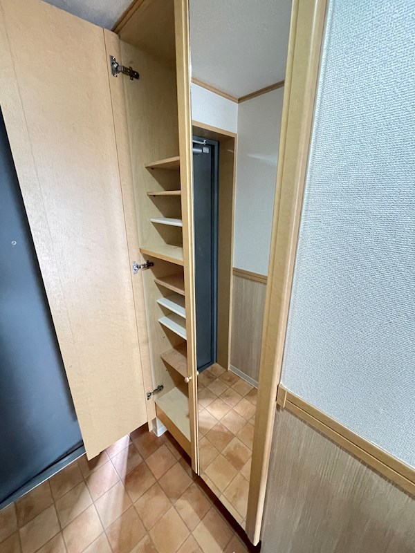 コンフォール東花園 玄関