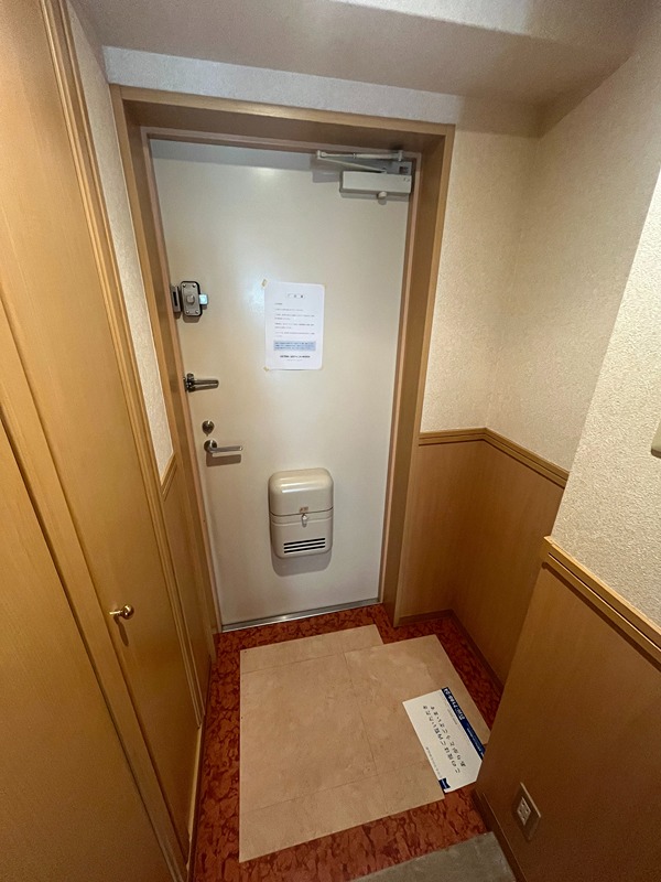 メゾン・ポレール 玄関