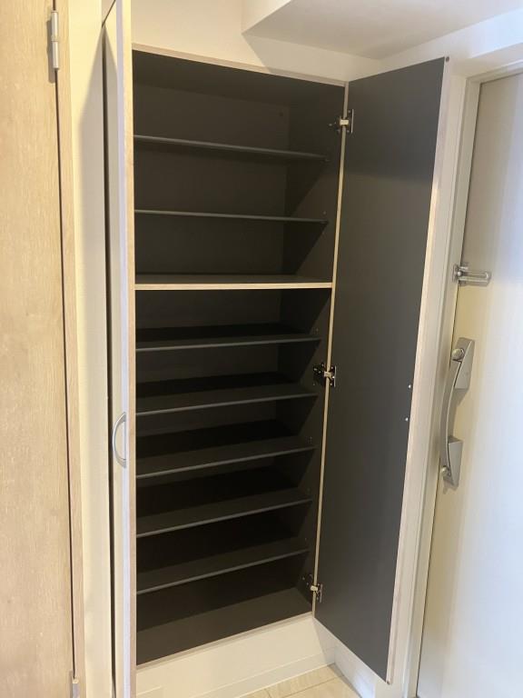 グランデュール秋葉原 玄関