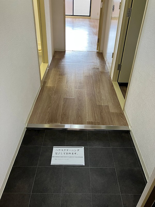シャトーアルベール 玄関