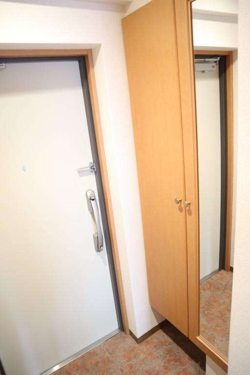 プラム・ガーデン 玄関