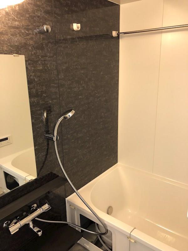 While 椿 ベッドルーム