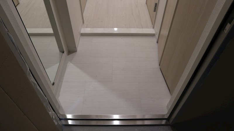 ラヴィベール江坂 玄関