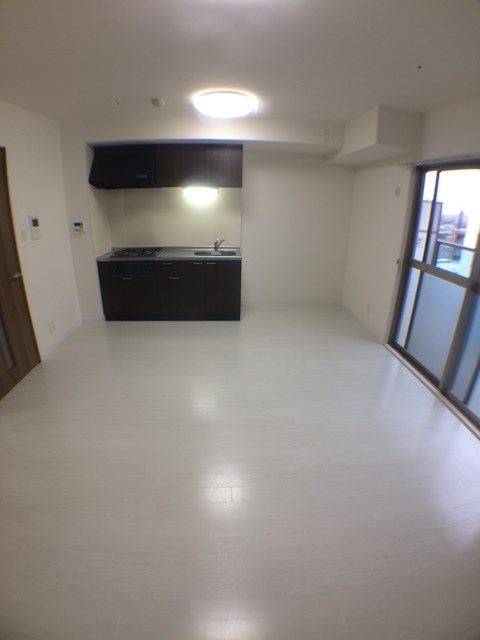 エル･イソベ三宮 リビング