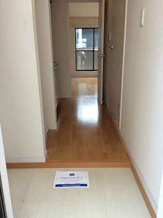 シェ・ソワ・シラユキ 玄関