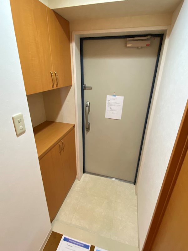 クリスタルコート 玄関
