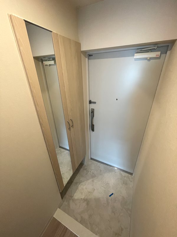 ヒュッゲプラス 玄関