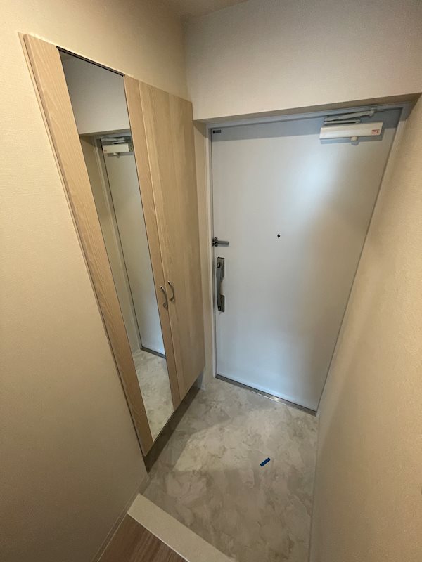 ヒュッゲプラス 玄関