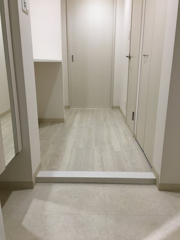 パレーブランシェ 玄関