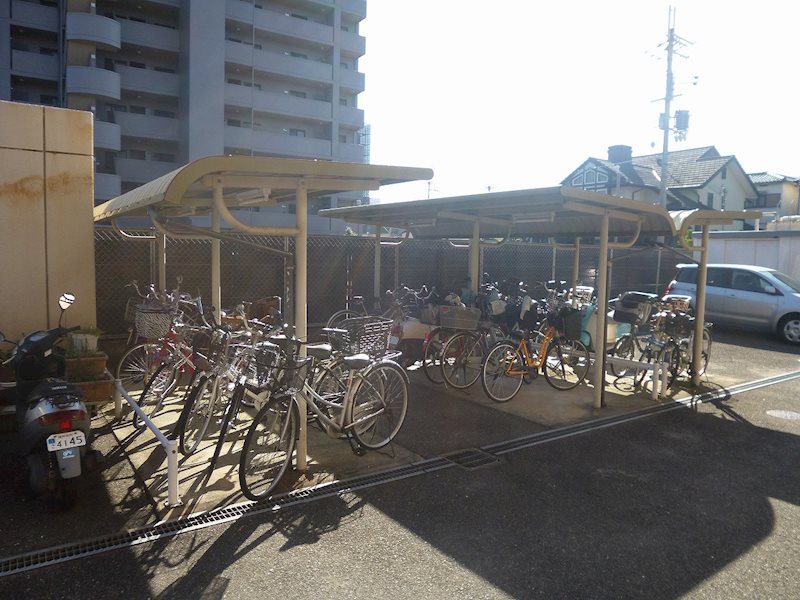 エクセレンス 駐車場