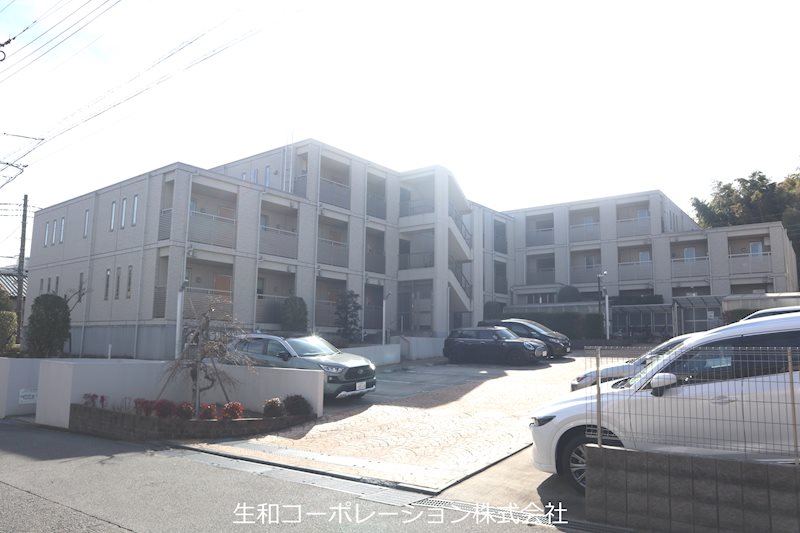 セントヴィラージュ鷺沼 玄関