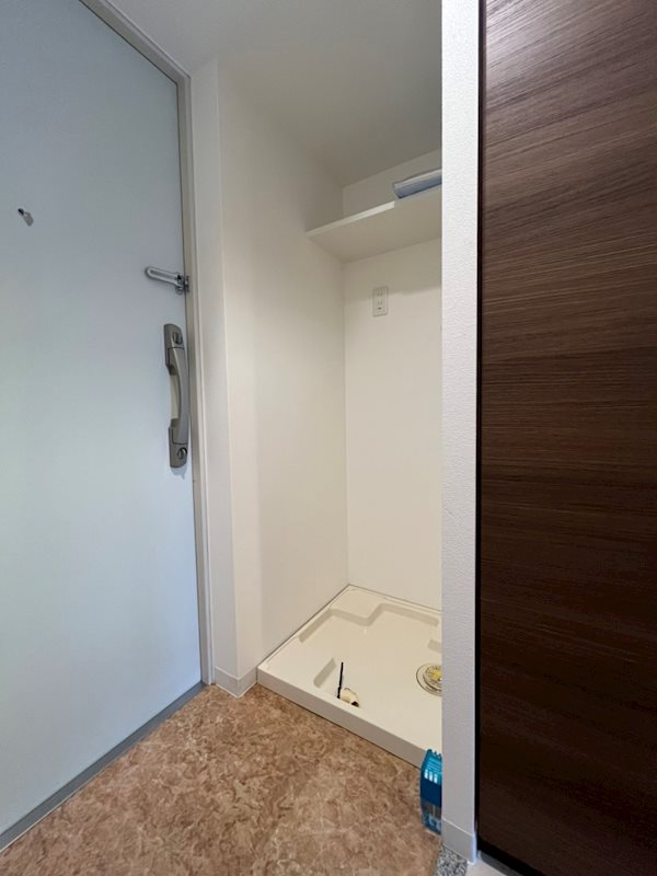 ラグゼ弁天町 玄関