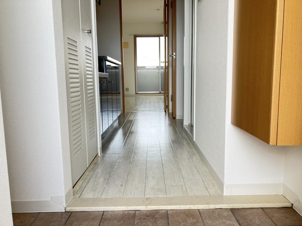 ラフィネ錦が丘 玄関