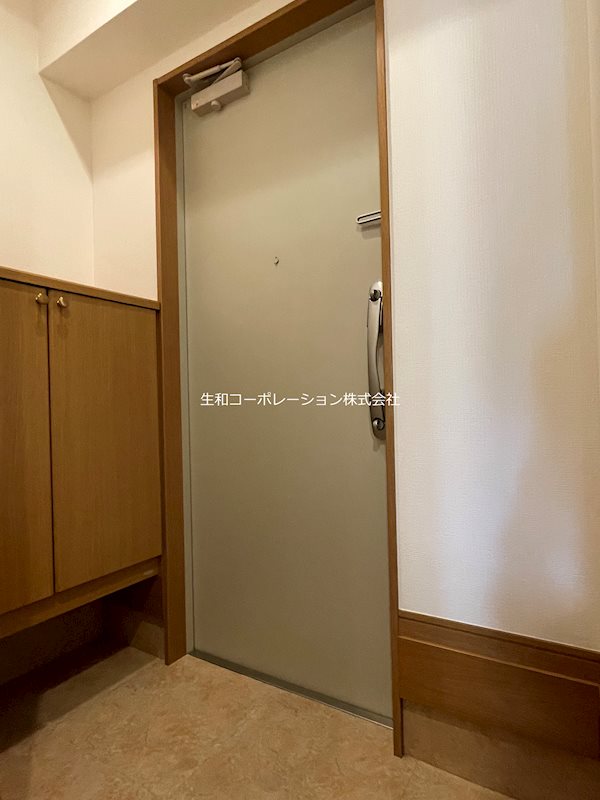 ヴィラージュ志伊 玄関