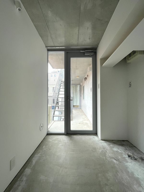 Ookayama Apartment 玄関