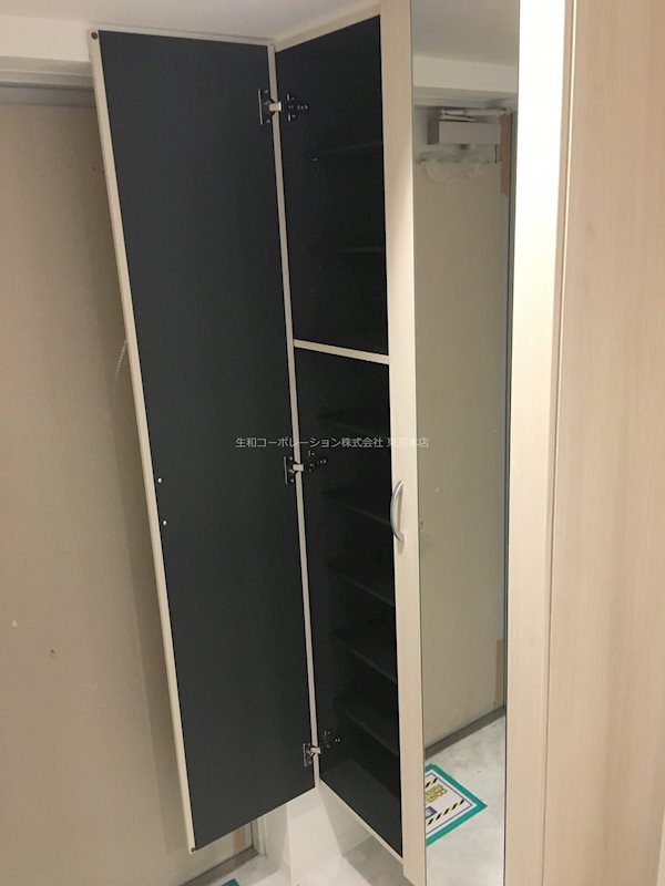 小西ビル 玄関