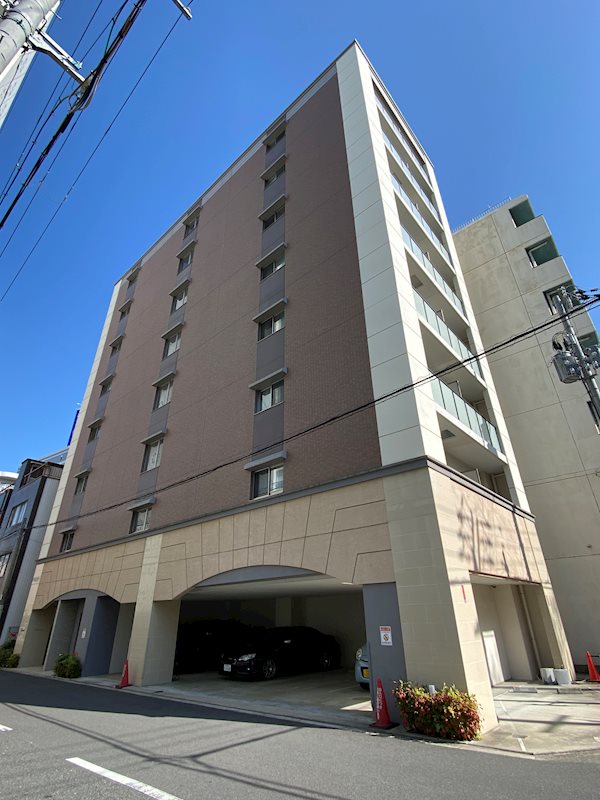 鉄筋コンクリート造8階建
