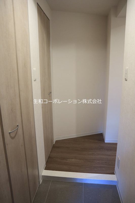 クローネ北千住 玄関