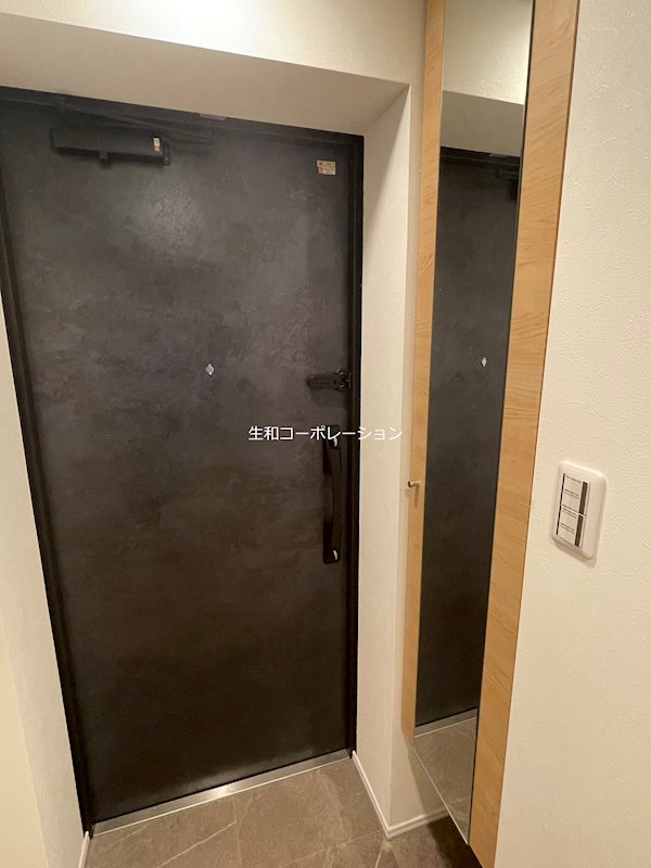 FLレジデンス新宿Ⅲ 玄関