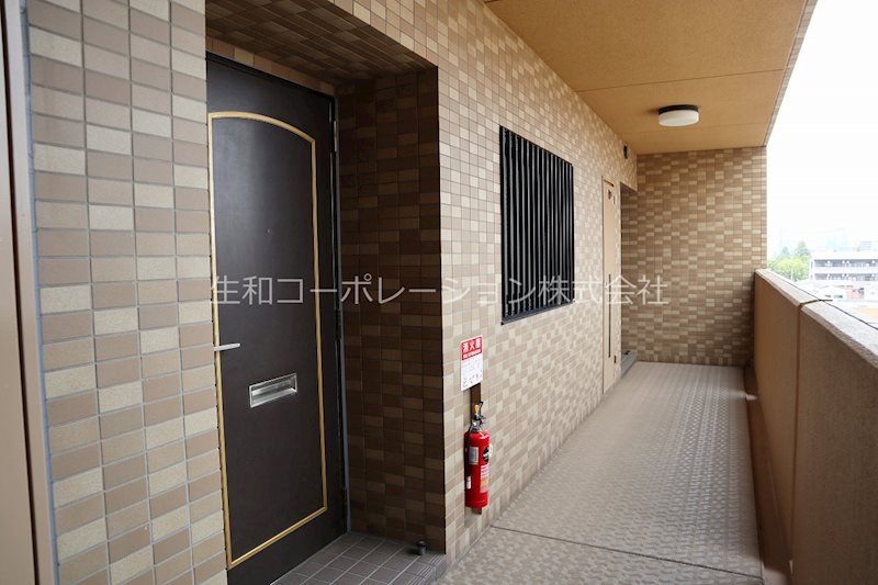 シェモア鶴見緑地 玄関