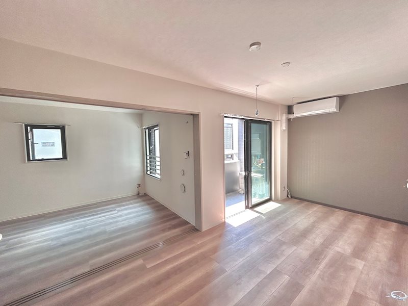 ハルズコート市谷台町 リビング