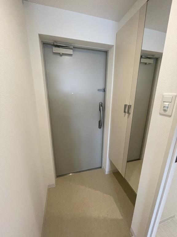 メゾンドボヌール弁天町 玄関