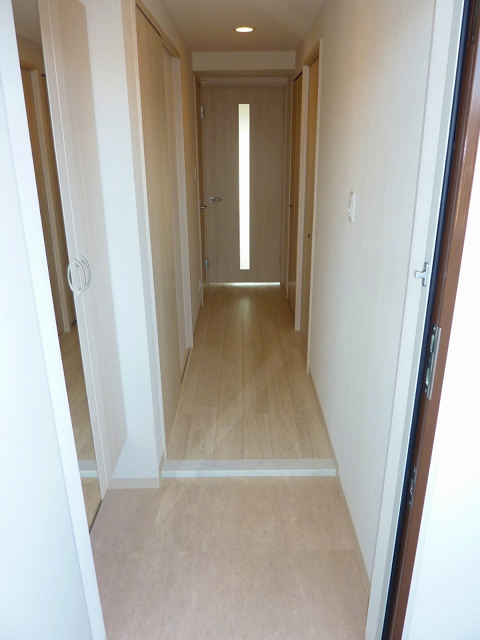 Welina江坂(ウェリナ エサカ) 玄関