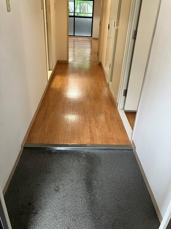 シャトーアルベール 玄関
